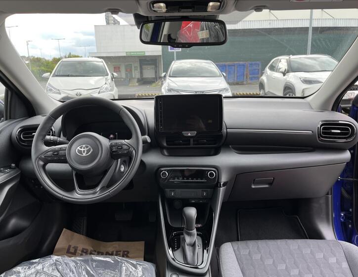Toyota Yaris 9