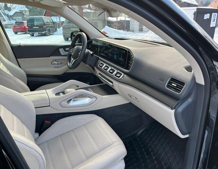 Mercedes-Benz GLS 17