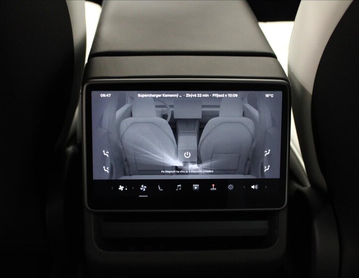 Tesla Model 3 Sedan / Limuzína 0,0 366 kw