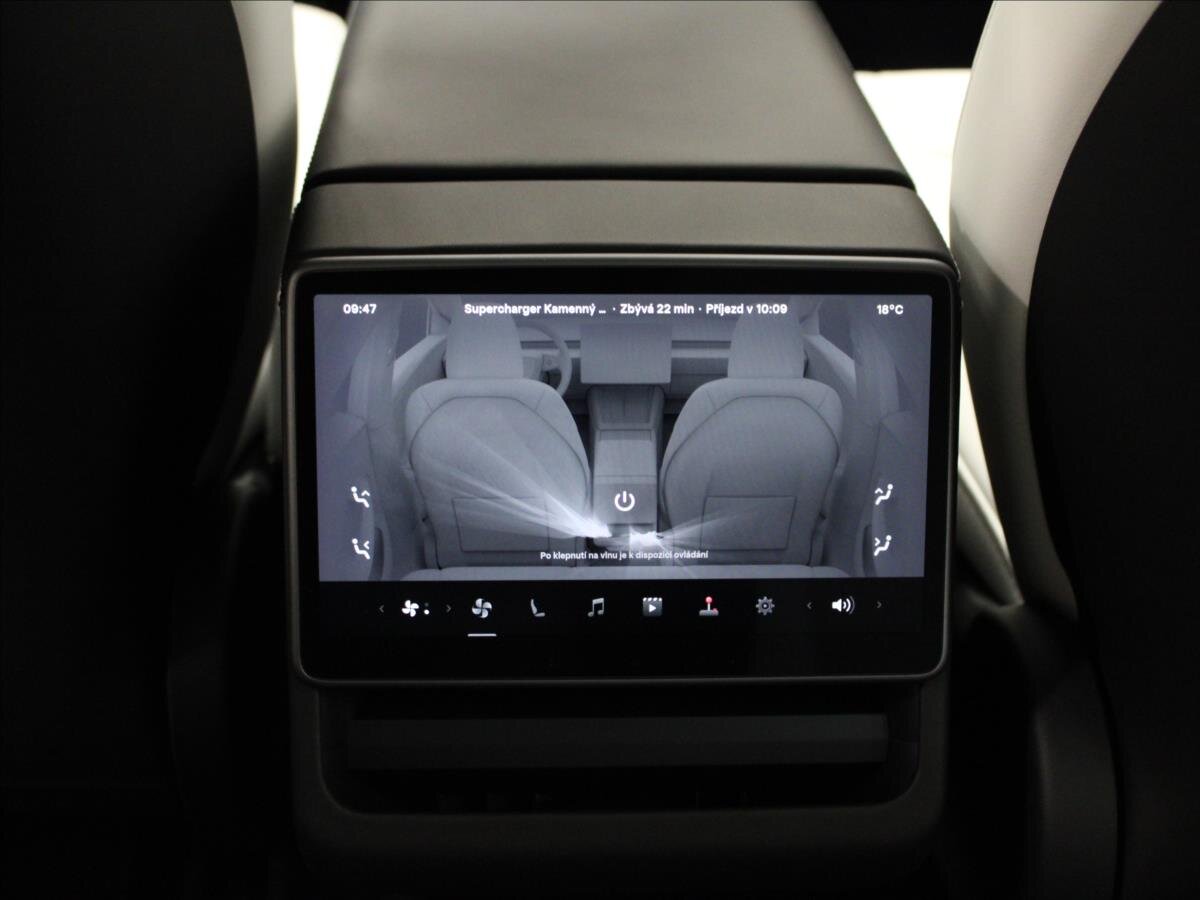 Tesla Model 3 Sedan / Limuzína 0,0 366 kw
