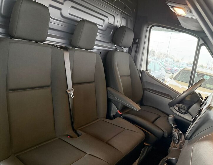 Mercedes-Benz Sprinter 16