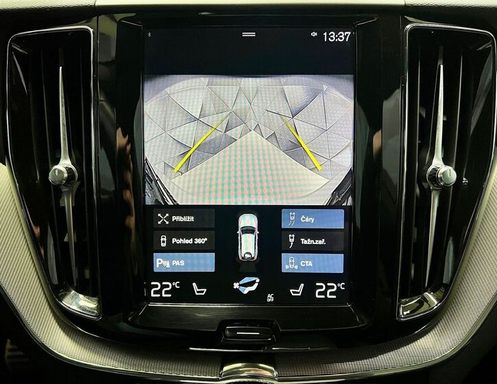 Volvo XC60 SUV / Terénní 2,0 l 288 kw