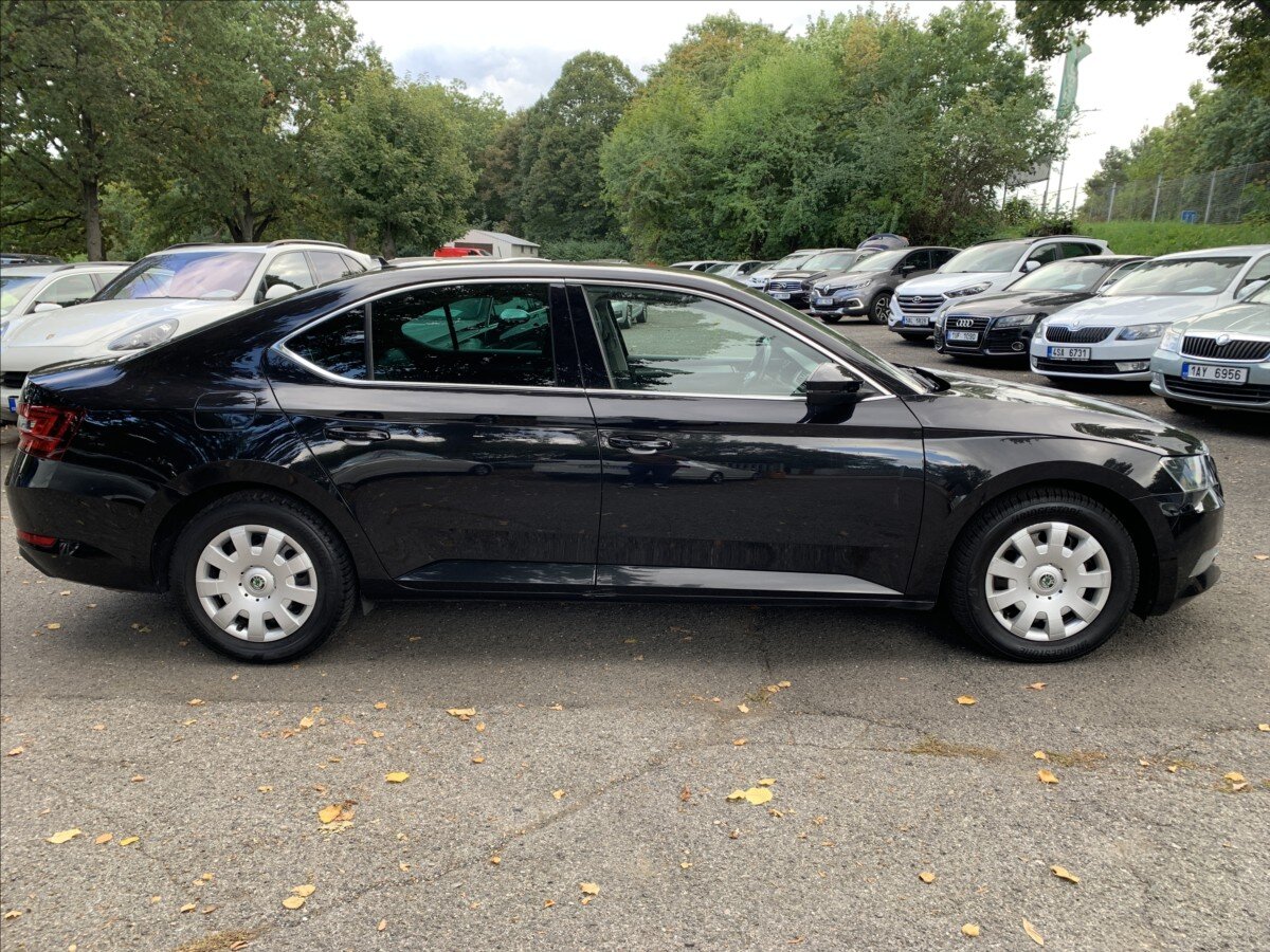 Škoda Superb Sedan 1,5 l 110 kw