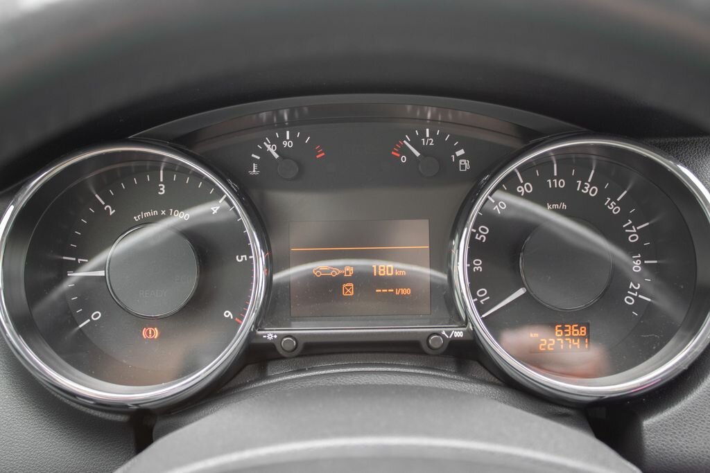 Peugeot 5008 SUV / Terénní 2,0 l 110 kw