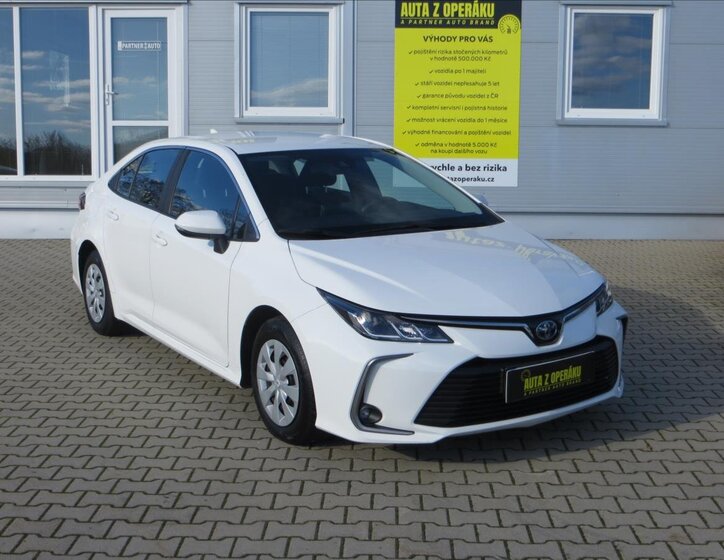 Toyota Corolla Sedan / Limuzína 1,8 l 72 kw