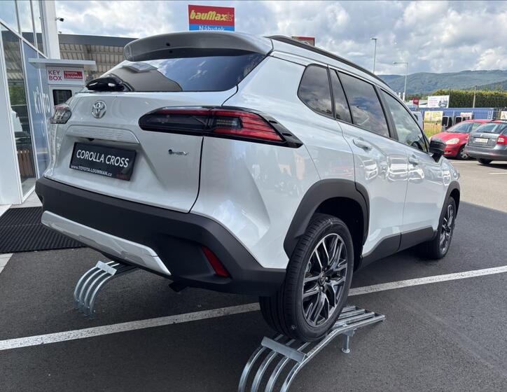 Toyota Corolla Cross 5