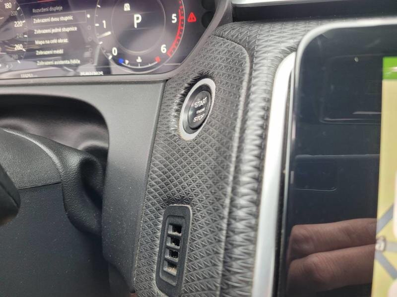 Land Rover Range Rover Velar SUV 3,0 l 221 kw