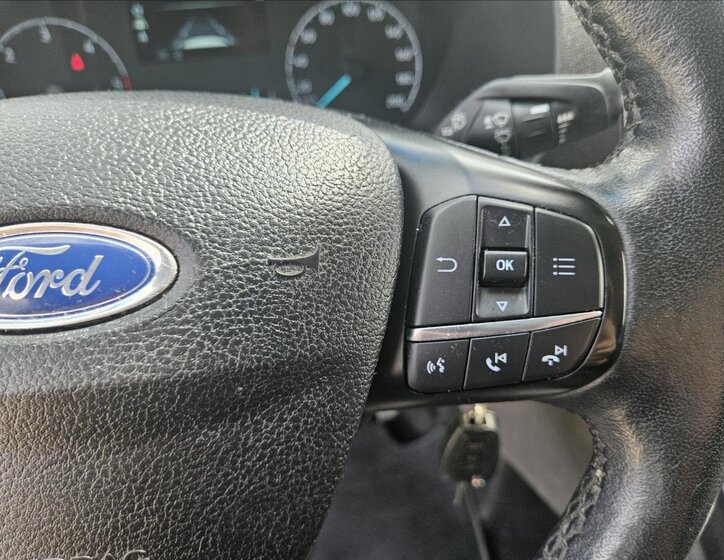 Ford Tourneo Custom 17