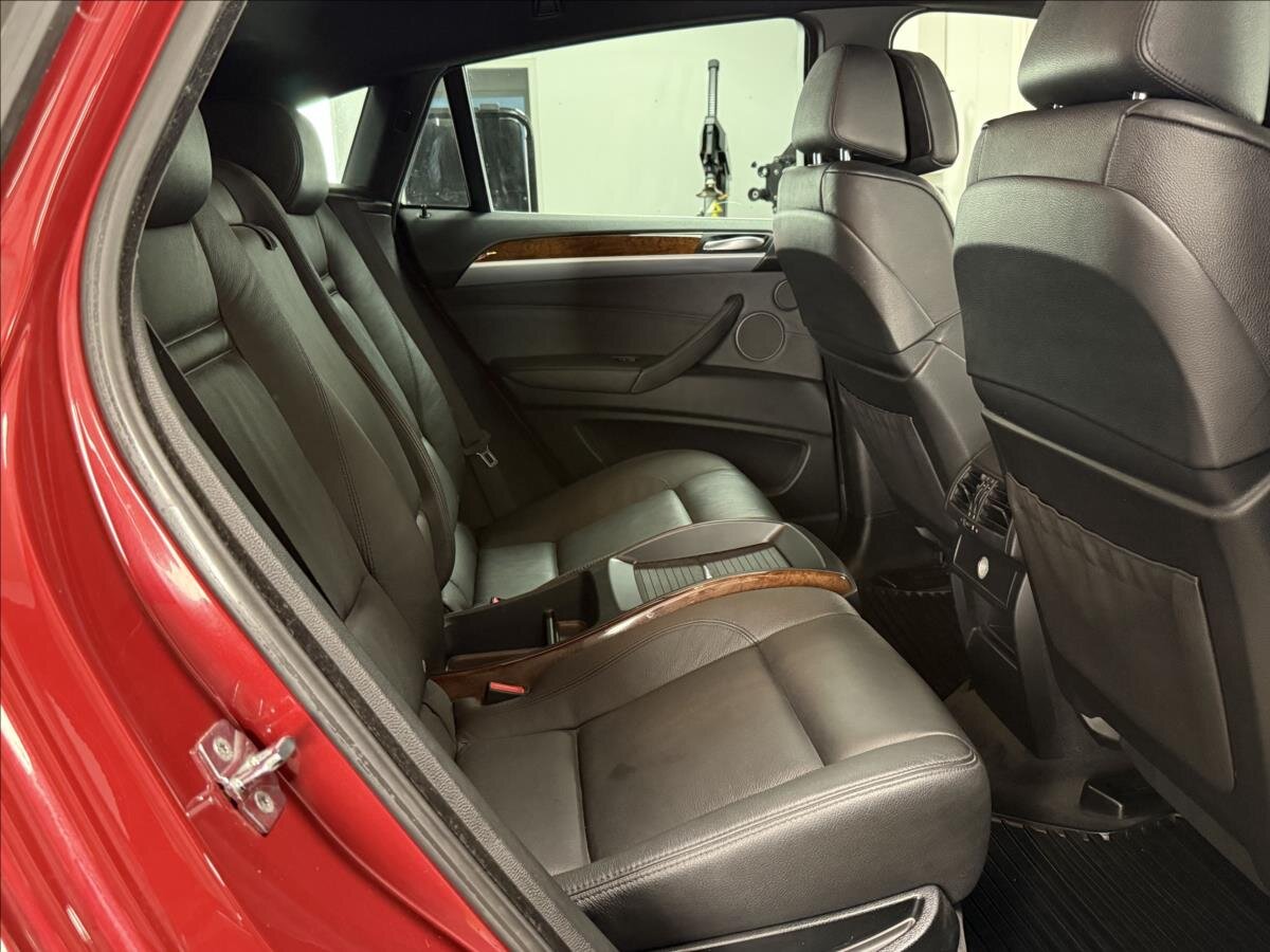 BMW X6 SUV 3,0 l 225 kw