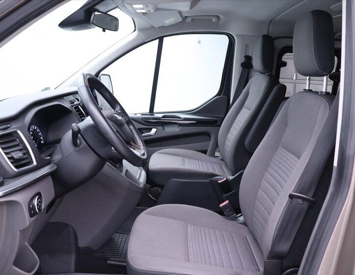 Ford Tourneo Custom Kombi 2,0 l 125 kw