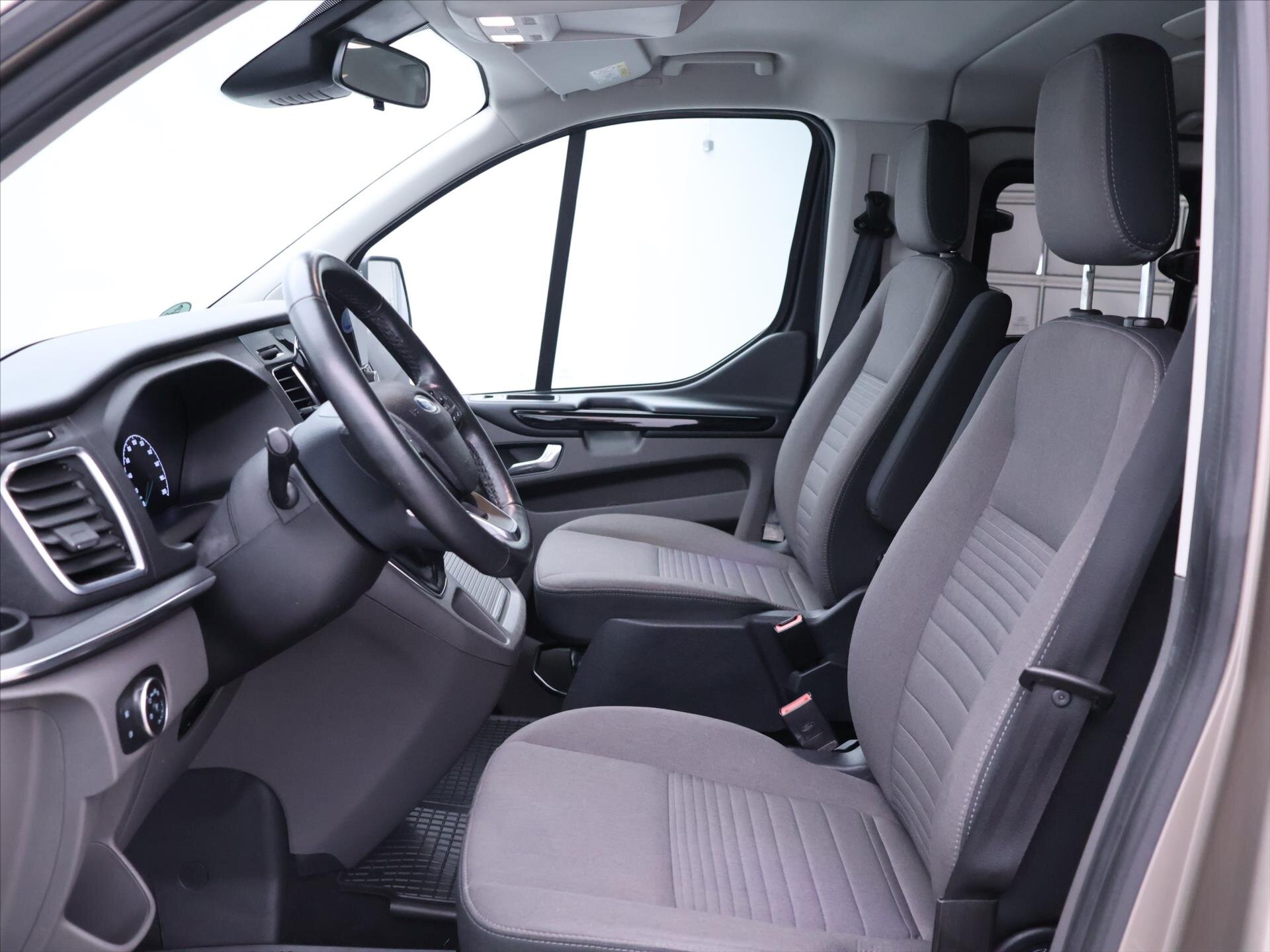 Ford Tourneo Custom Kombi 2,0 l 125 kw