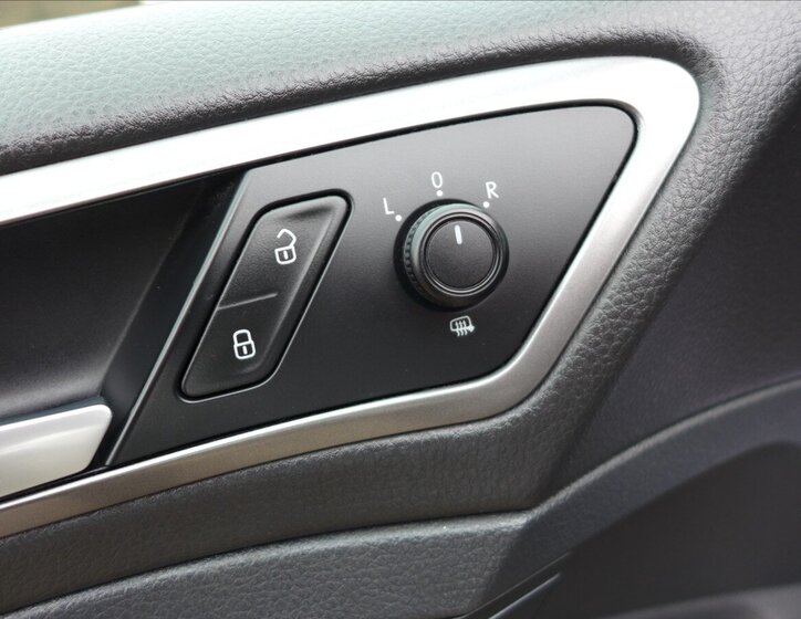 Volkswagen Golf Hatchback 1,2 l 63 kw