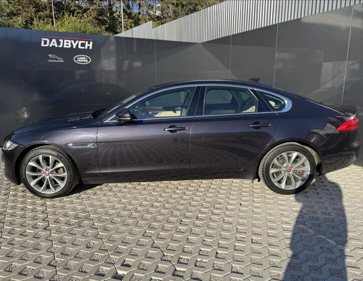 Jaguar XF Sedan / Limuzína 2,0 l 132 kw