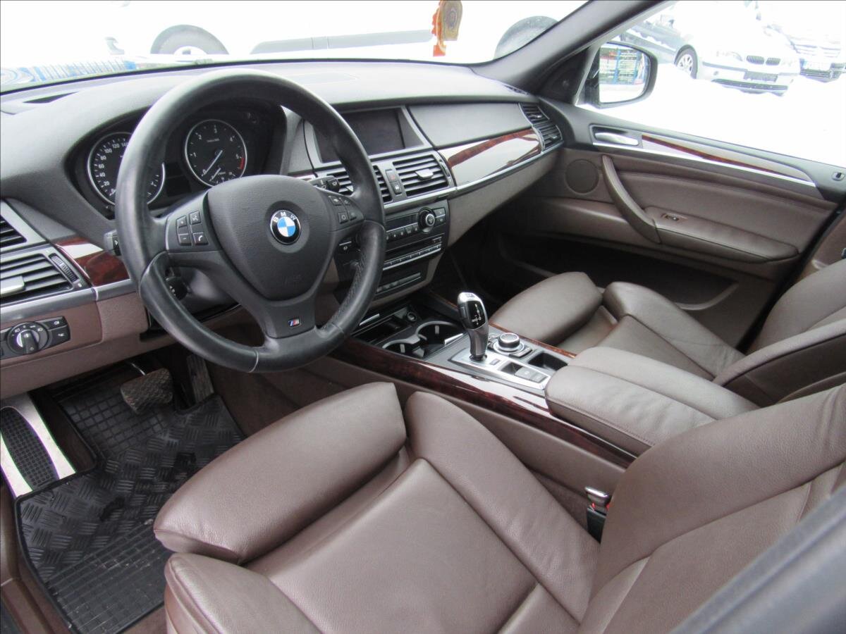 BMW X5 Kombi 3,0 l 225 kw