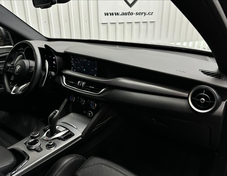 Alfa Romeo Stelvio 48