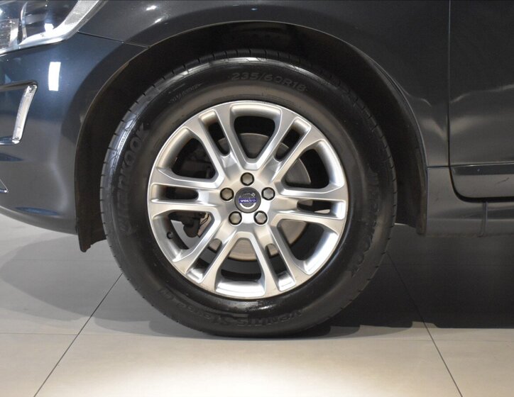 Volvo XC60 SUV / Terénní 2,0 l 100 kw