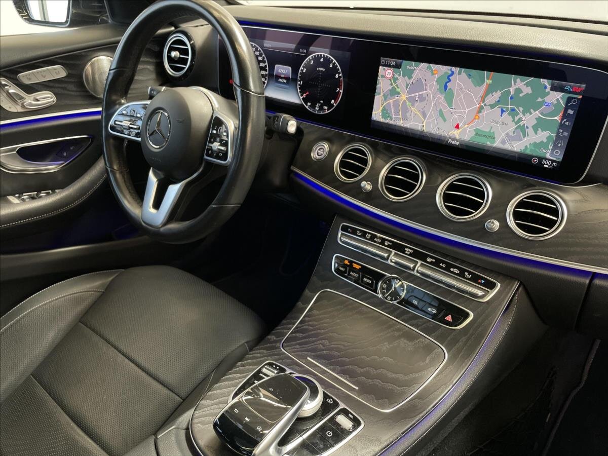 Mercedes-Benz Třídy E Sedan 3,0 l 270 kw
