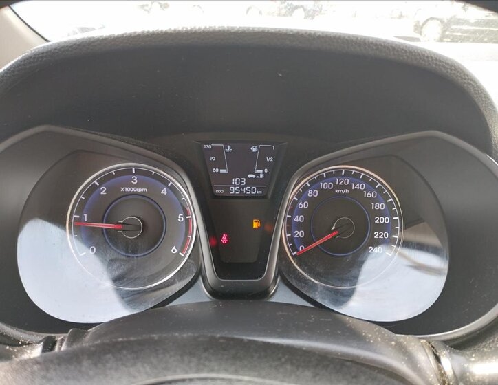 Hyundai ix20 MPV 1,4 l 57 kw