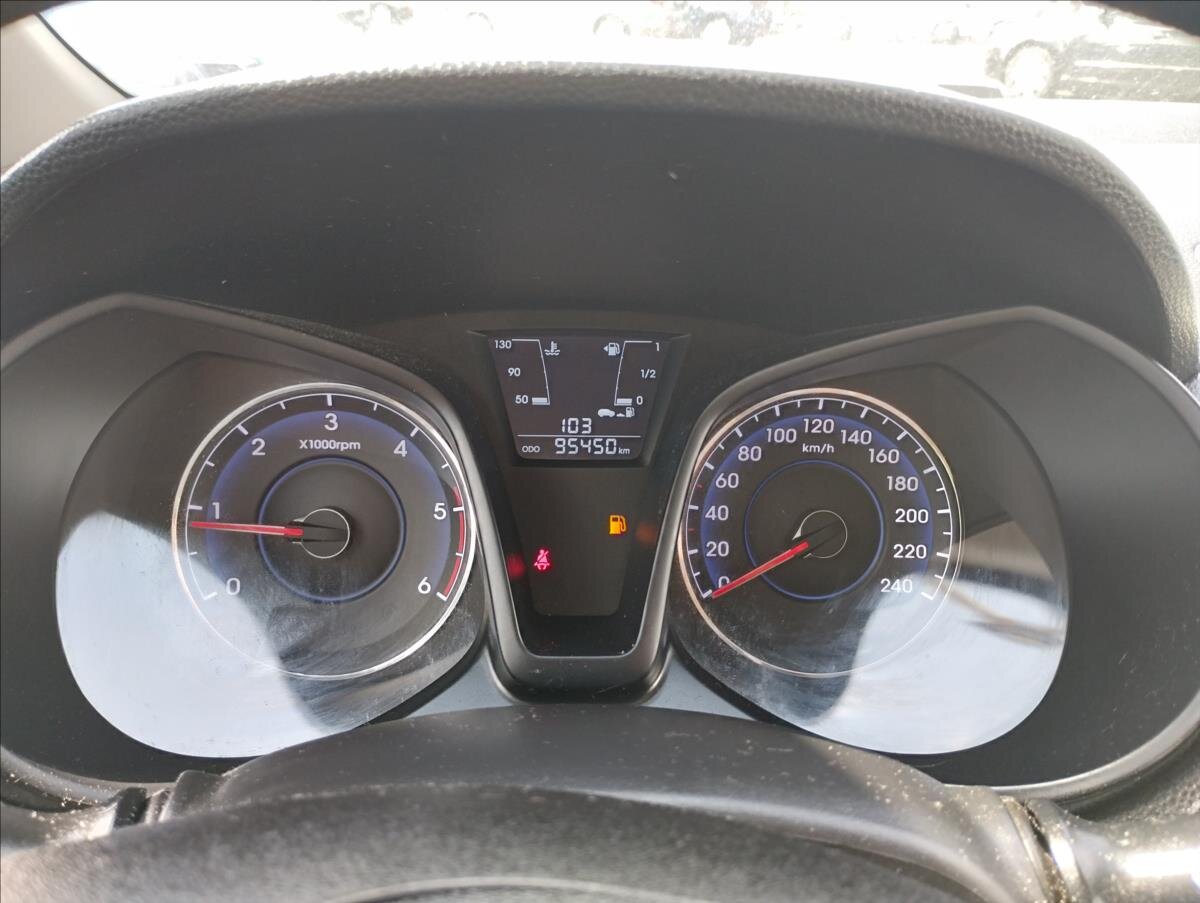 Hyundai ix20 MPV 1,4 l 57 kw