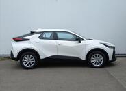 Toyota C-HR 2