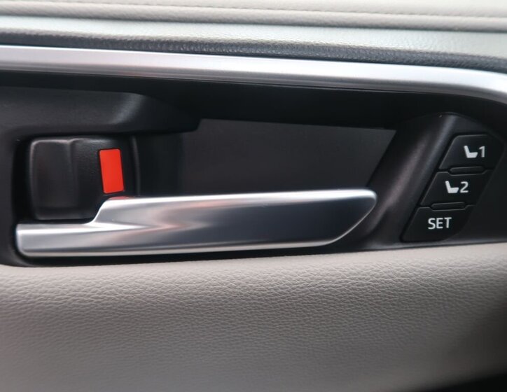 Toyota RAV4 SUV / Terénní 2,5 l 131 kw