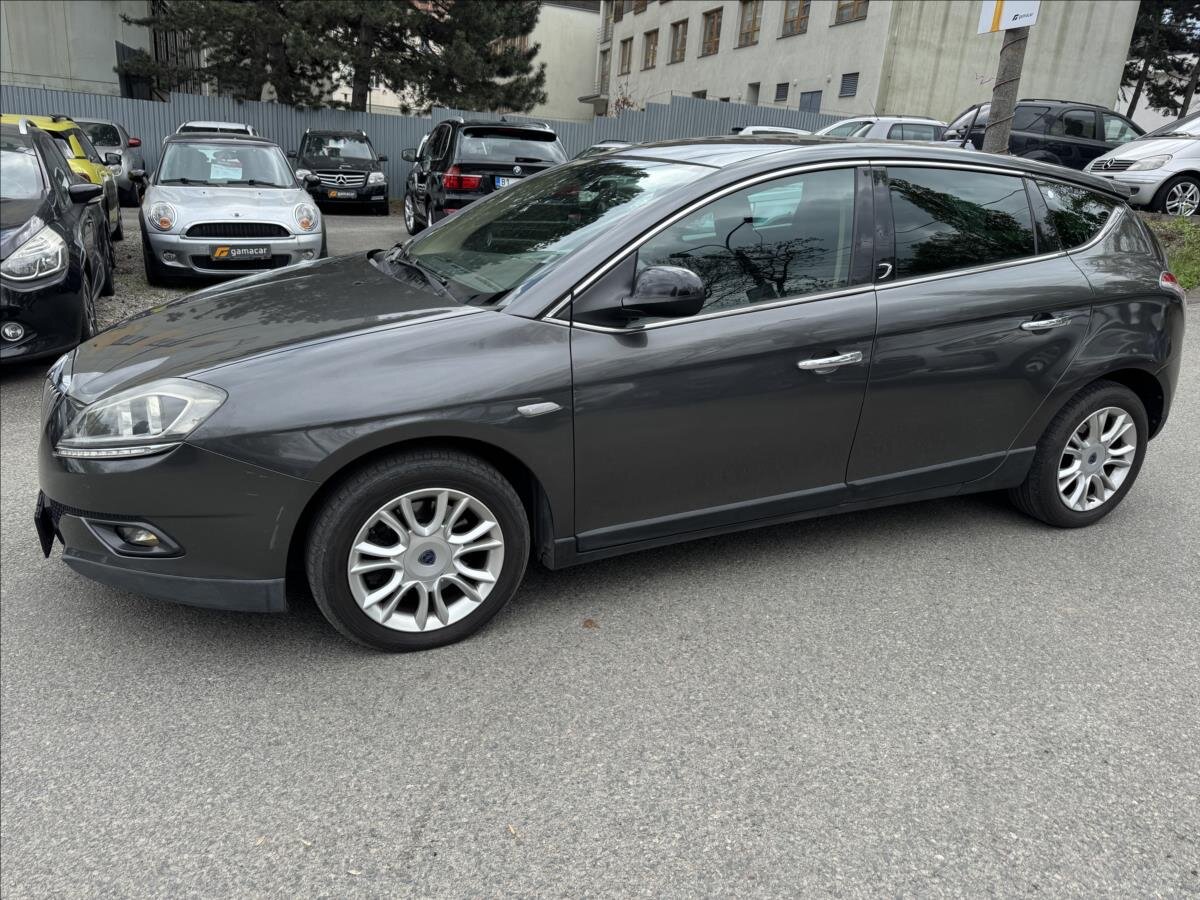 Lancia Delta Hatchback 2,0 l 121 kw