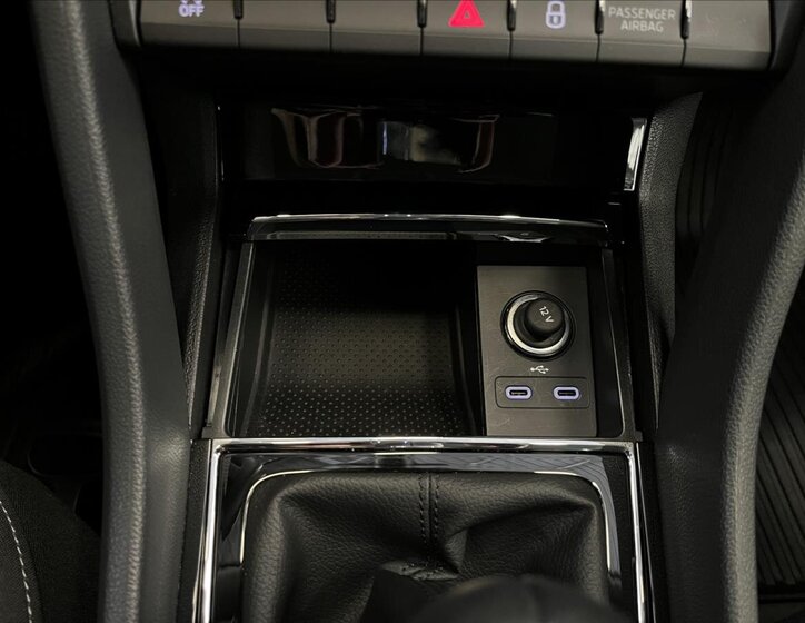 Škoda Karoq SUV 1,5 l 110 kw