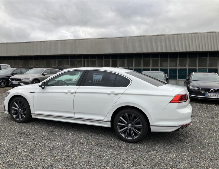 Volkswagen Passat Sedan 2,0 l 110 kw