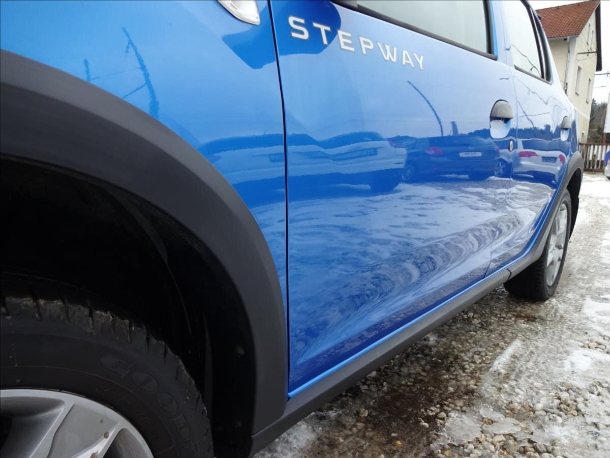 Dacia Sandero Hatchback 898,0 66 kw