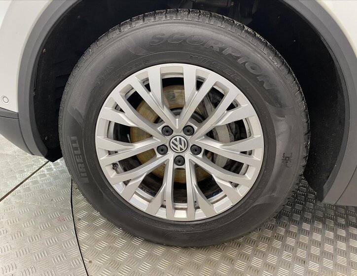 Volkswagen Touareg SUV / Terénní 3,0 l 170 kw