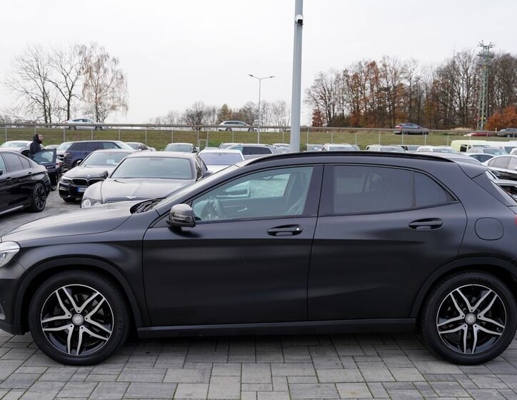Mercedes-Benz GLA 3