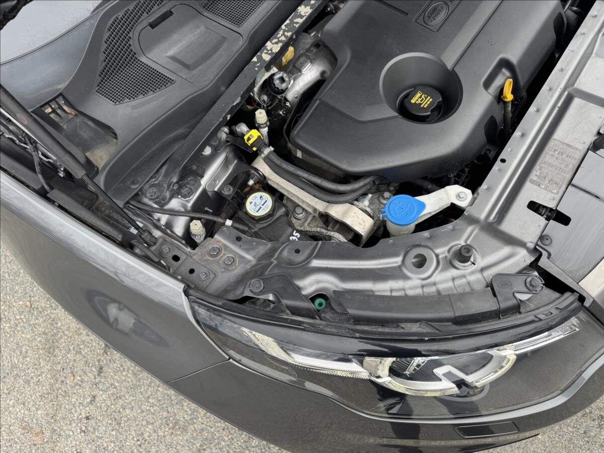 Land Rover Discovery Sport SUV 2,0 l 110 kw