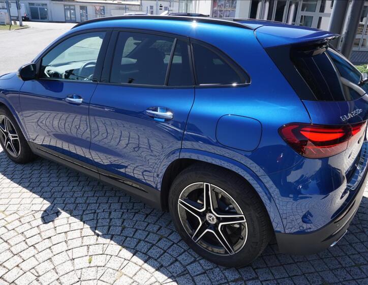 Mercedes-Benz GLA 4
