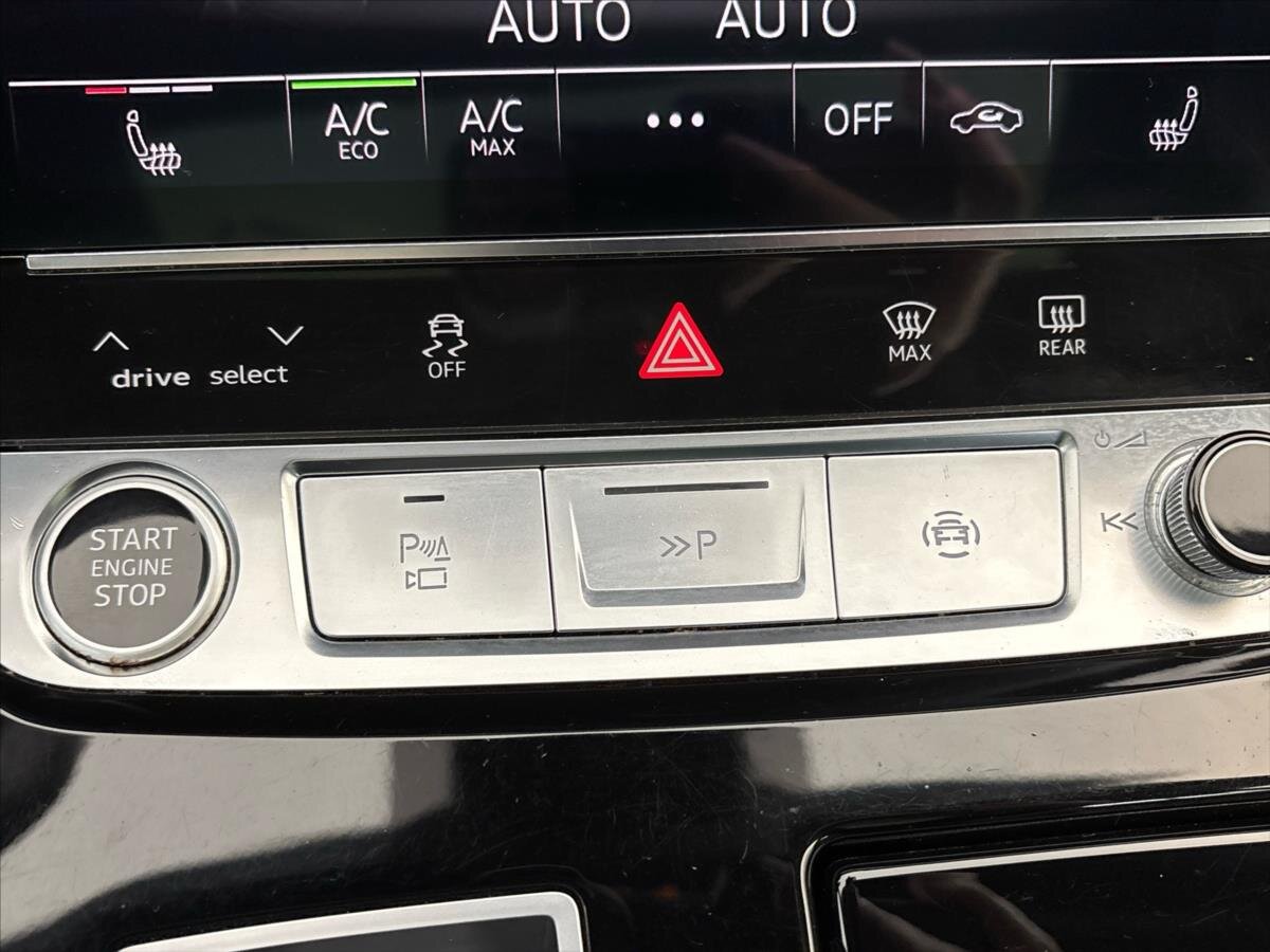 Audi Q8 SUV / Terénní 3,0 l 250 kw