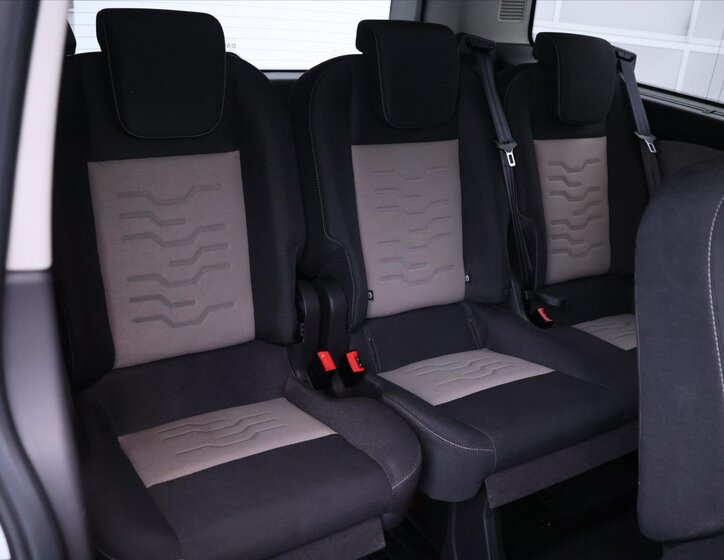 Ford Tourneo Custom Kombi 2,0 l 125 kw