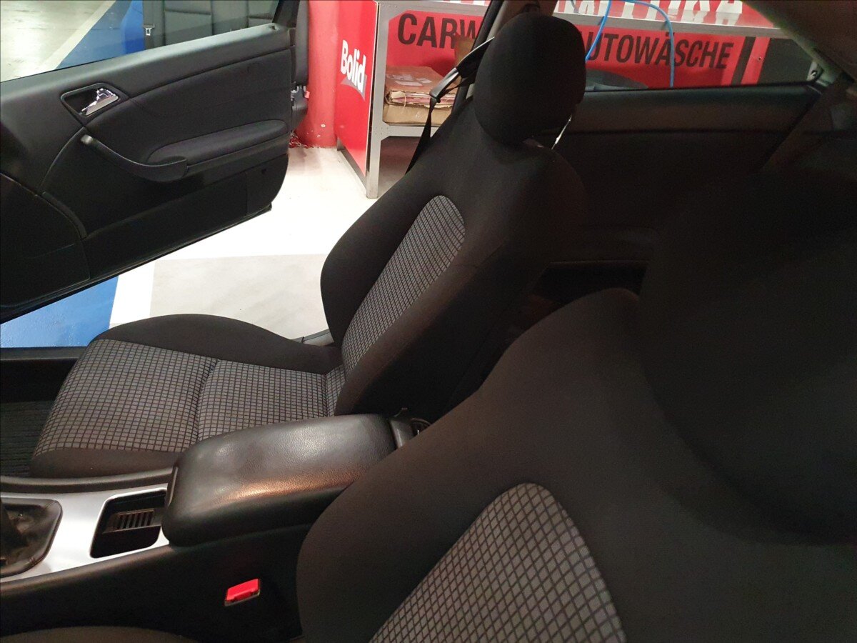 Mercedes-Benz Třídy C Hatchback 1,8 l 105 kw