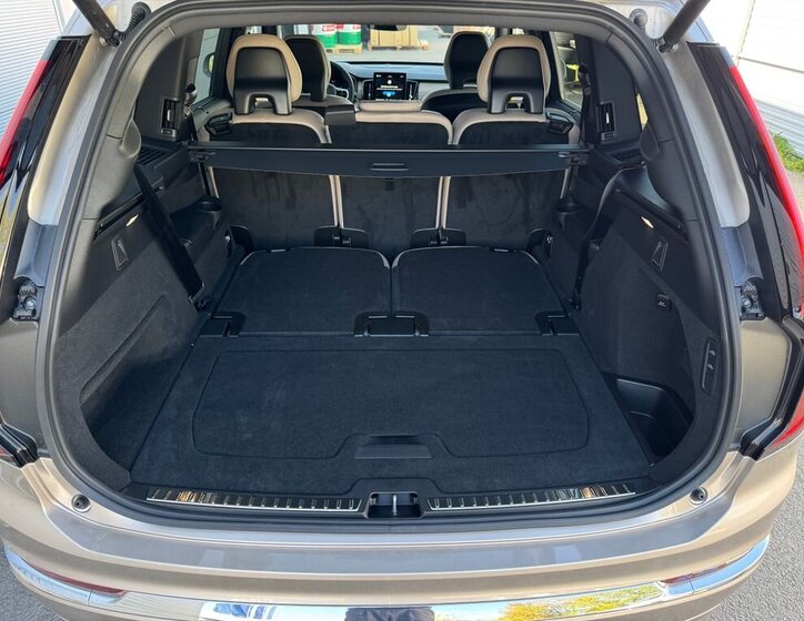Volvo XC90 SUV / Terénní 2,0 l 335 kw