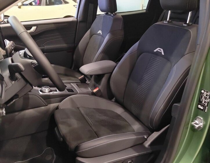 Ford Kuga SUV / Terénní 2,5 l 178 kw