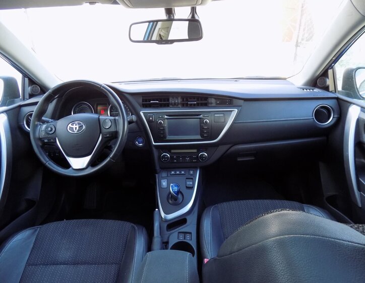 Toyota Auris Hatchback 1,8 l 73 kw