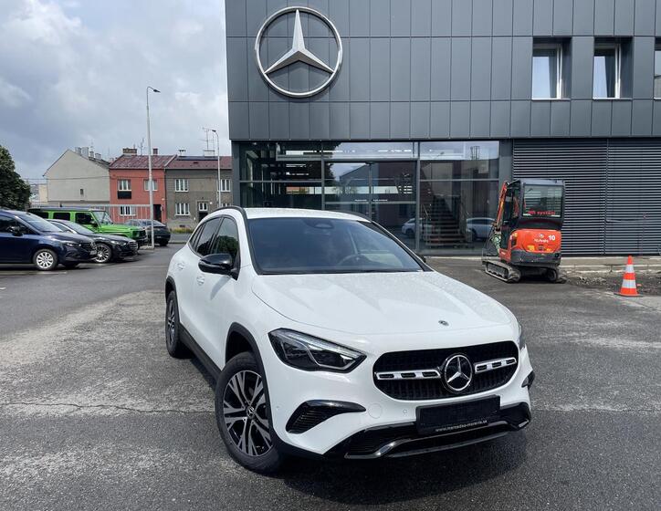Mercedes-Benz GLA 1