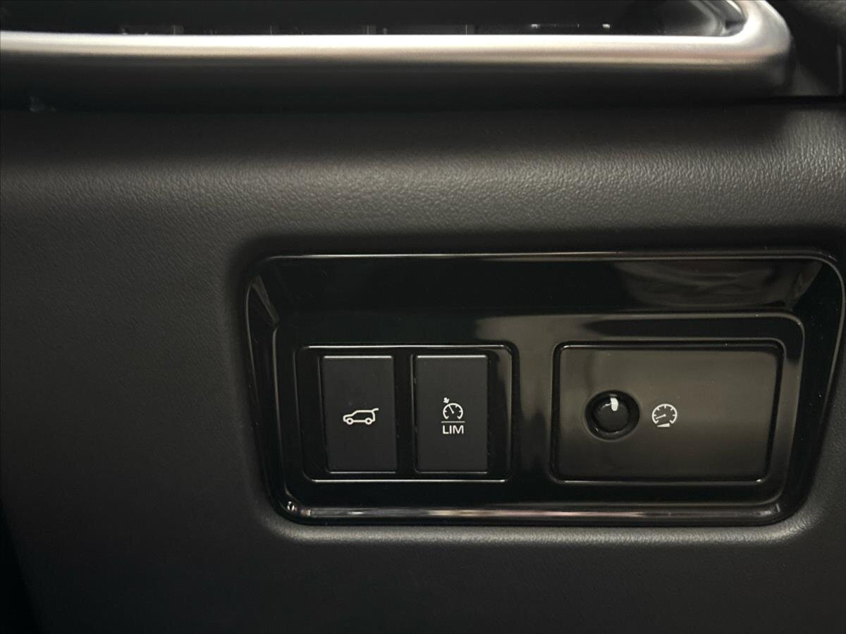 Jaguar F-Pace SUV / Terénní 2,0 l 132 kw