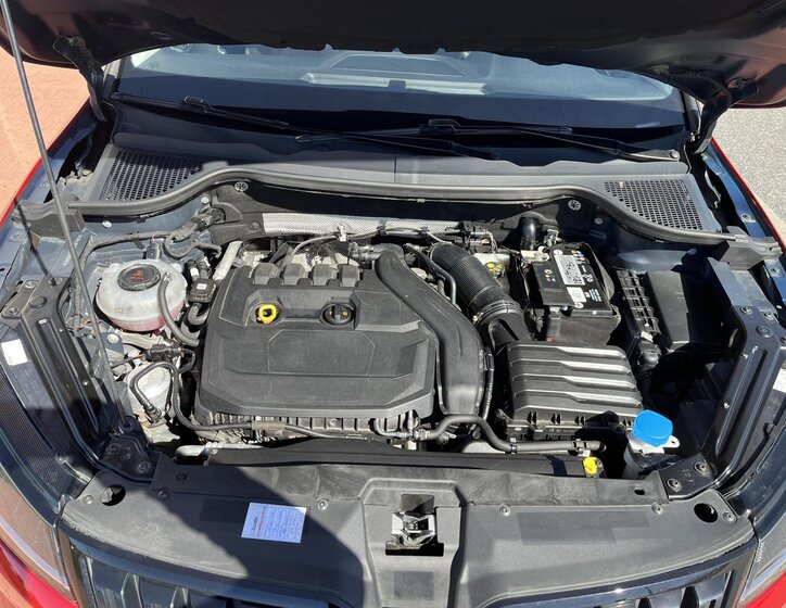 Škoda Karoq SUV / Terénní 1,5 l 110 kw