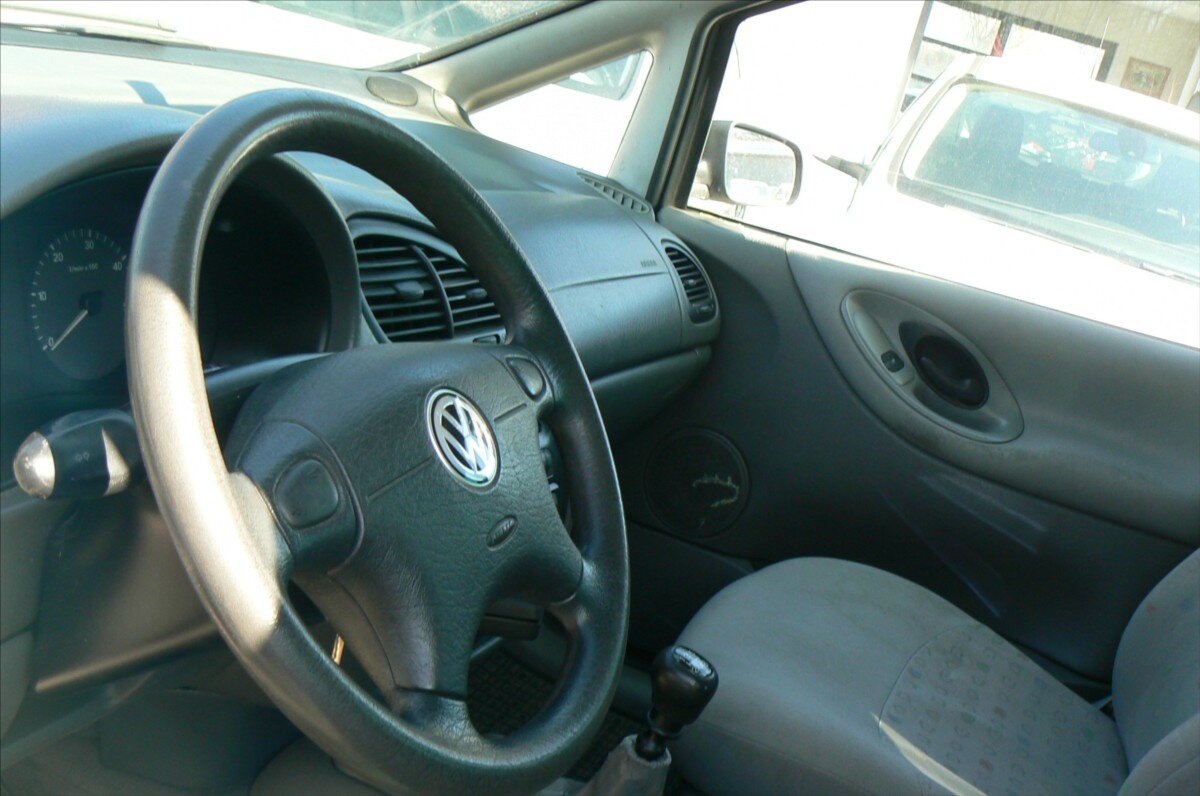 Volkswagen Sharan Kombi 1,9 l 66 kw