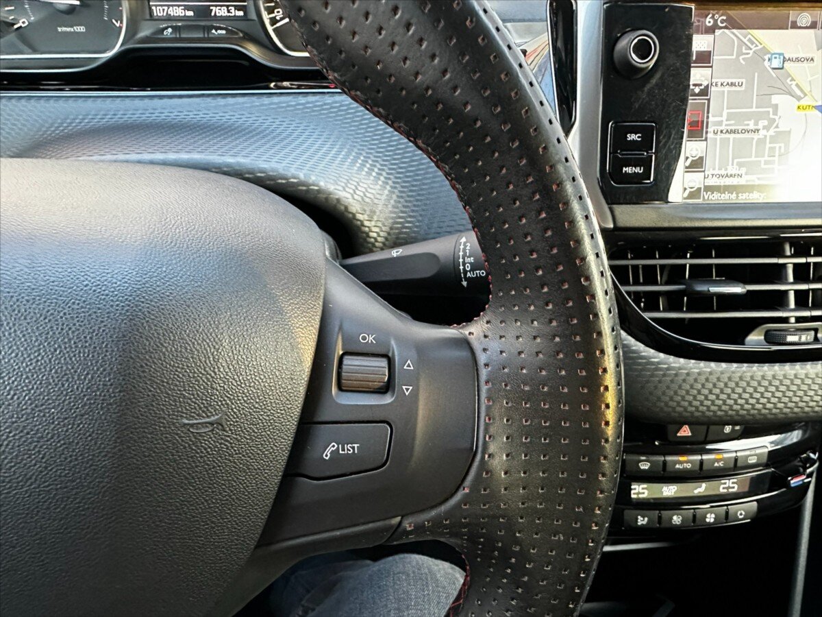 Peugeot 208 Hatchback 1,2 l 81 kw