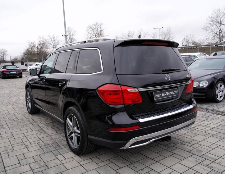 Mercedes-Benz GL SUV / Terénní 4,7 l 320 kw