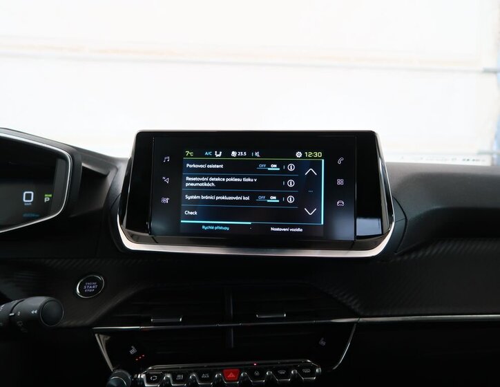 Peugeot 2008 SUV 0,0 100 kw