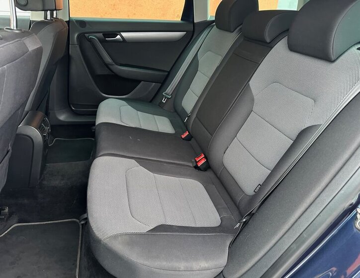 Volkswagen Passat Kombi 1,6 l 77 kw