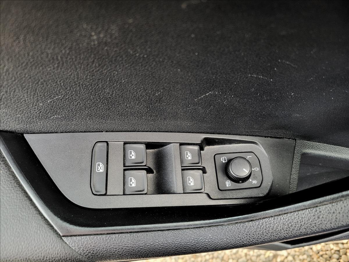 Škoda Karoq SUV / Terénní 1,6 l 85 kw