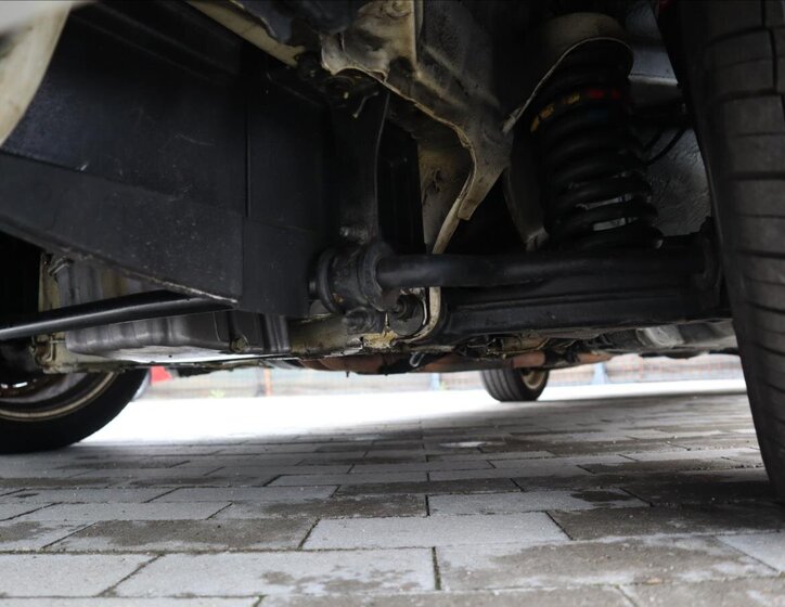 Mercedes-Benz 200 26