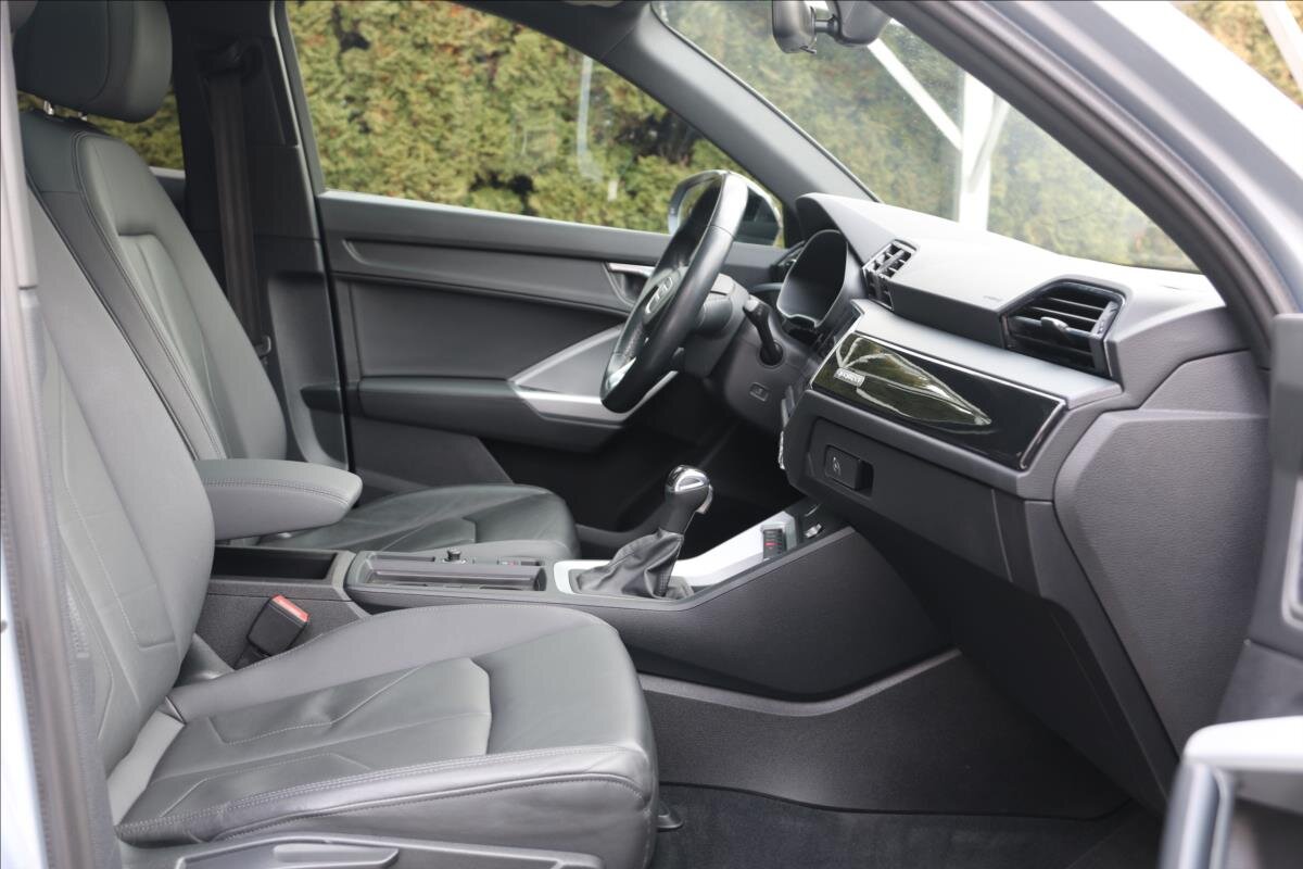 Audi Q3 SUV 2,3 l 137 kw